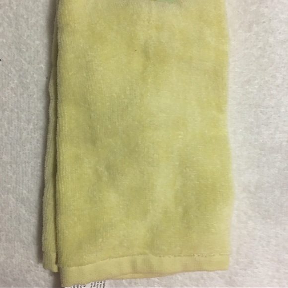 NWT Hoppy Easter towel - Picture 3 of 3